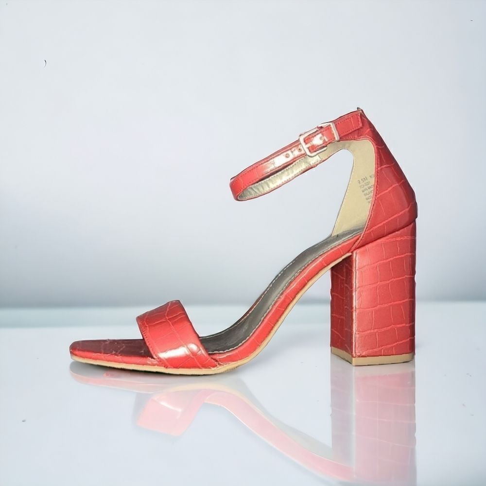 Worthington Becklyn Red Croc Patent Block Heel Sandals Women's 9.5 Open Toe Shoe